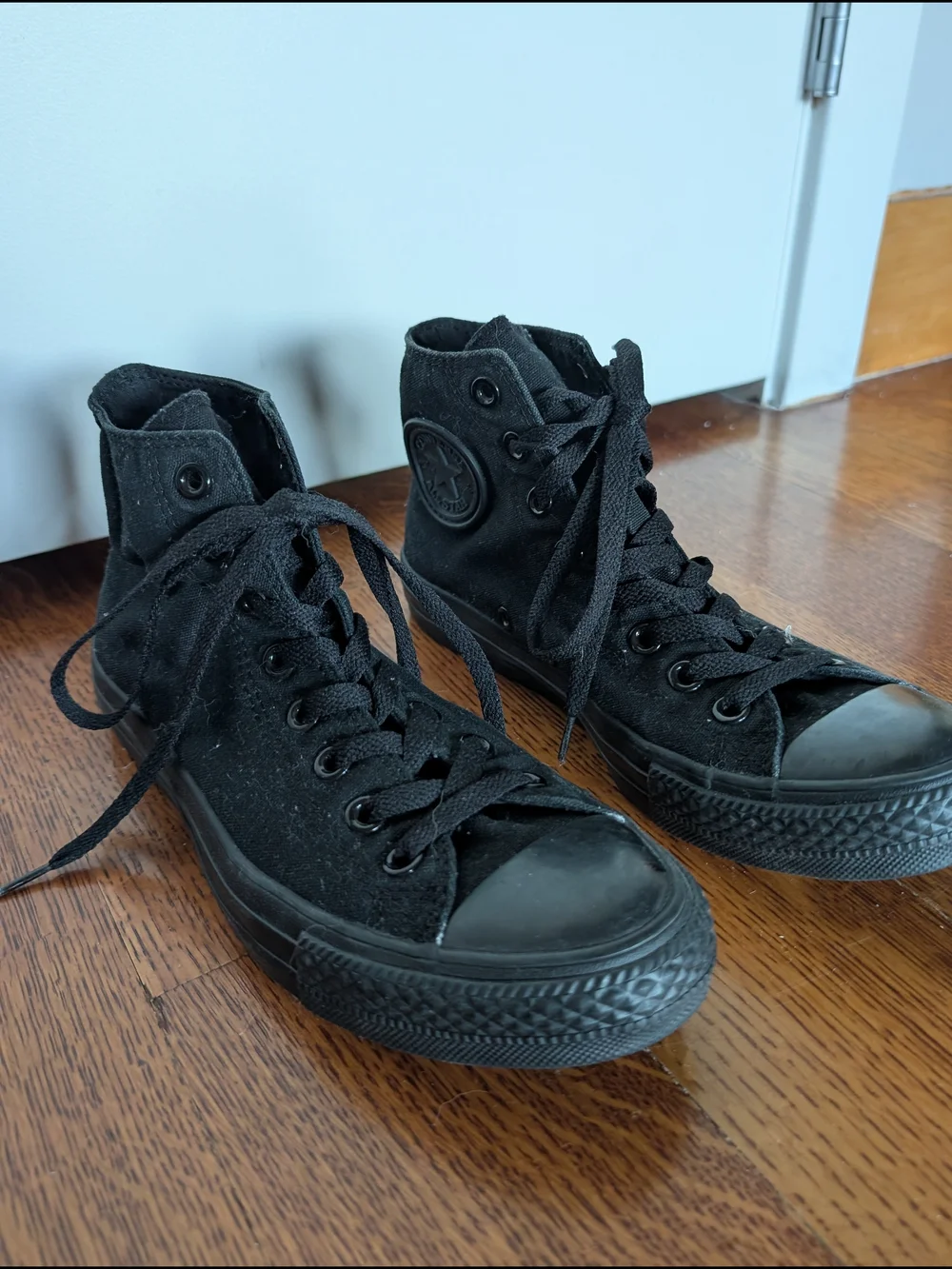 Converse All Star Chuck Taylors All Black High-Top Canvas Sneakers Women's 8.5